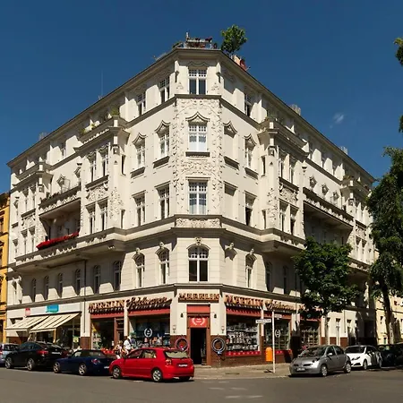Modern 4 Bedroom In - Charlottenburg Apartment *